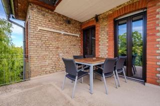 City Apartment mit Balkon - 2