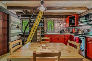 River Walk Cottage - Romantic Escape - 6