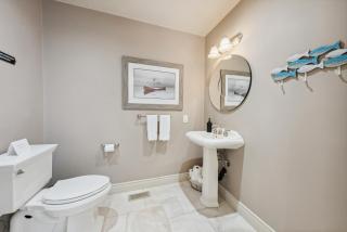 SZNS Luxury Lakefront Cottage with Private Sand Beach & Hot Tub - 3