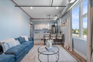 Near Brookfield Zoo - King Bed - Sleeps 7 - 0