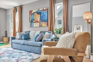 King Bed - Sleeps 5 - Lakewood Near Cleveland - 5