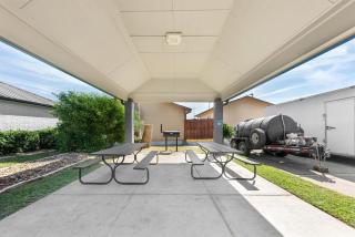 Best Western Regency Inn & Suites - 7