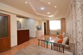 Saryan Street Wine & City Center Apartments - 7