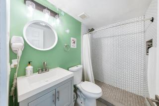 A real 1930s Art Deco flat one block from Miami Beach with free parking and a private courtyard - 5