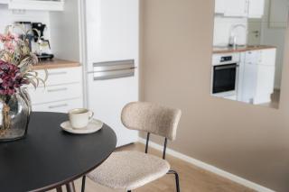 Cozy Stay - Free Parking & Sauna - Ailo Apartments - 2