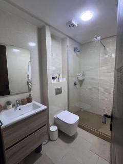 Modern, bright apartment with pool view - 2