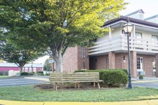Red Roof Inn Uhrichsville - 9