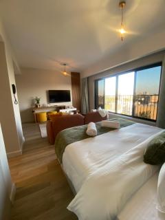 NeonSky Suites Upper Hill - Panoramic Views, Rooftop Pool, and Gym, Secure Parking - 2