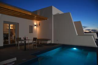 Santorini - Villa - Sleeps 2 - Pool - Parking - 8