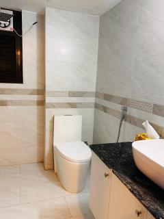 Luxurious 4br Apartment in Gulshan - 8