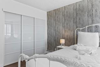 2BR City Retreat, Stampede, BMO & Free Parking - 7