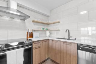 2BR City Retreat, Stampede, BMO & Free Parking - 5