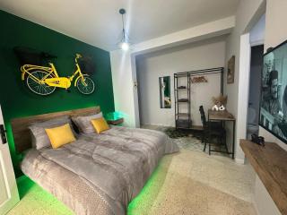 Comfortable studio, Everything nearby, Free WiFi! - 9