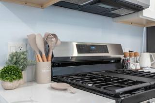 Near Chicago - Sleeps 10 - Westchester - 3