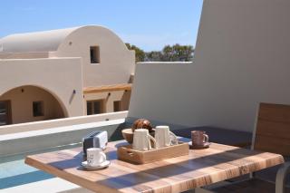 Santorini - Villa - Sleeps 2 - Pool - Parking - 5
