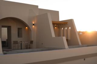 Santorini - Villa - Sleeps 2 - Pool - Parking - 8