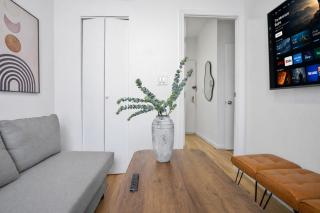 2 Bedroom Quite & Cozy Unit Next to Central Park - 7