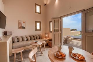 Santorini - Villa - Sleeps 5 - Pool - Parking - 3
