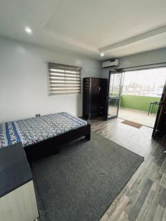 Penthouse - 15 mins from International Airport - 8