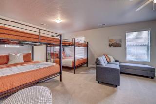 Heated Pool with Slide, Hot Tub, PickleBall - 2PM CheckOut - 8