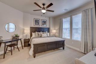 Heated Pool with Slide, Hot Tub, PickleBall - 2PM CheckOut - 5