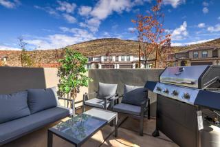 Heated Pool with Slide, Hot Tub, PickleBall - 2PM CheckOut - 3