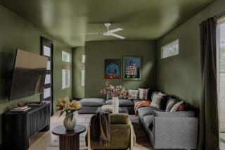 Brand New Austin Retreat Hot Tub & Balcony Suite - 0