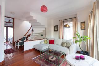 3BR Gem W Sea View Terrace in Historic Peninsula - 1