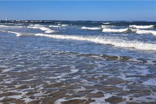 Homely 2-Bed Chalet in Bridlington - Free WiFi - 4