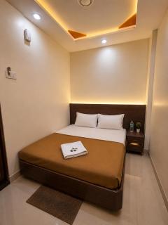 HOTEL GRKK - Near Shri Saibaba Samadhi Temple Shirdi - 7