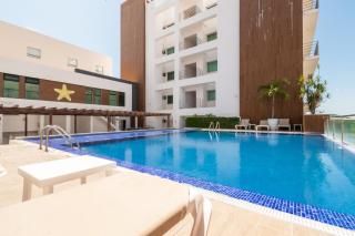 Spacious Oasis with Pool and BBQ - 9