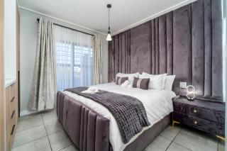 The Crystal Lagoon Estate-Luxury 3 Bedroom Retreat - 9