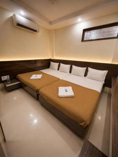 HOTEL GRKK - Near Shri Saibaba Samadhi Temple Shirdi - 1