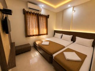 HOTEL GRKK - Near Shri Saibaba Samadhi Temple Shirdi - 0