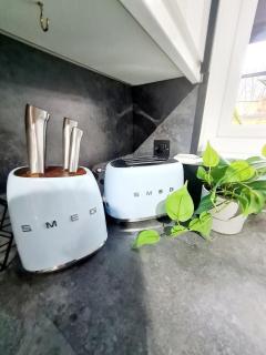 Bright 3BR + Patio - 3