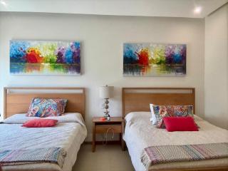 Oceanfront luxury at La Isla Residences Acapulco - 9