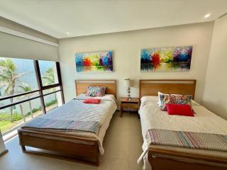 Oceanfront luxury at La Isla Residences Acapulco - 5