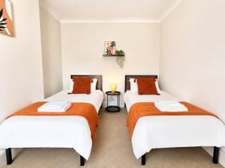 Barber House - Sleeps 4 - Free Fast Wifi - 1