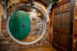 The Hobbit House, Fantasy comes Home! - 1