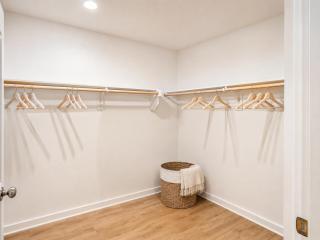 The Rosalee • New 4BR • 10 Min to WMT HQ / Trails - 3