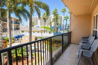 2BR Half Block to Beach Garage Heated Pool - 6