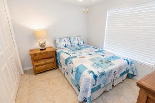 2BR Half Block to Beach Garage Heated Pool - 3