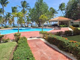 Get Away to Playa Juan Dolio, DR - Social Areas, Piscina, Gazebo, BBQ, Zona Privada De Playa, Vistas Expectaculares, Atardeceres De Ensueño, Wifi, Parqueo - Apartamentos de 2 y 3 Habitaciones - 6