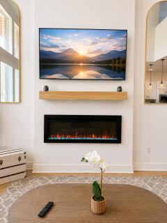 New Designer 4BR • Sleeps 8 • Near UofA & Trails - 6