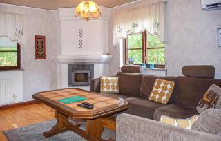 3 Bedroom Amazing Home In Borrby - 8