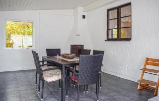 3 Bedroom Amazing Home In Borrby - 4