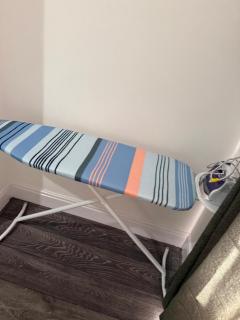 Contractors Home for 7 - Full Kitchen, Fast WiFi & Free Parking - Convenient M18 Links - 1