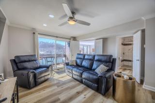 22 Mile Marker! Indoor/Outdoor Pools, Hot Tub! New - 9