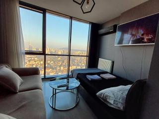 40th Floor Residence with Panoramic Views - 9