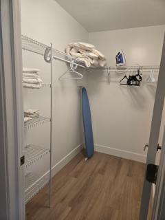 Private Guest Suite Sleeps 4 - 2